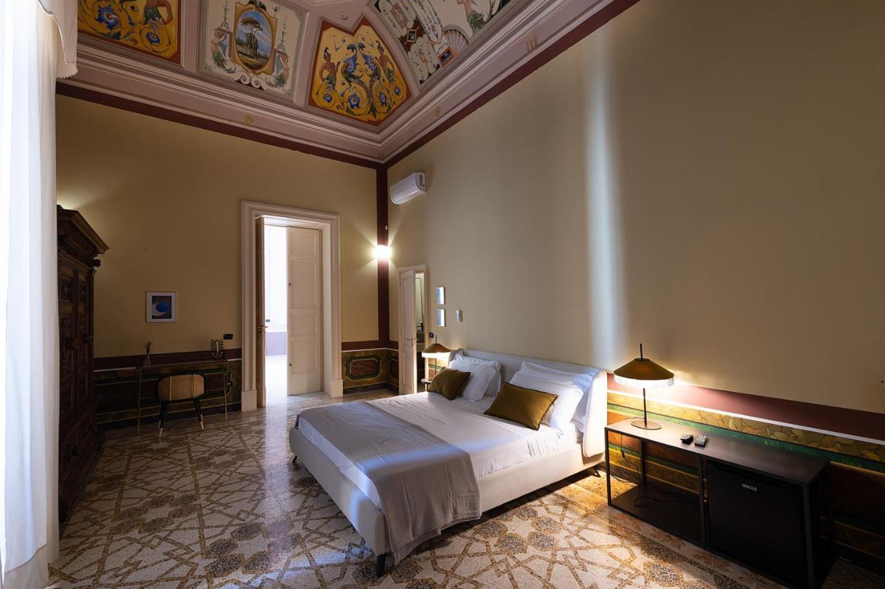 לינה וארוחת בוקר Aradeo Palazzo Francesco Grassi מראה חיצוני תמונה