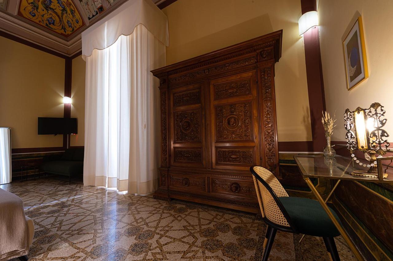 לינה וארוחת בוקר Aradeo Palazzo Francesco Grassi מראה חיצוני תמונה