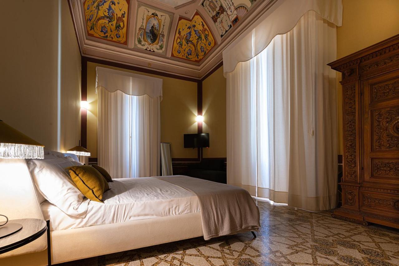 לינה וארוחת בוקר Aradeo Palazzo Francesco Grassi מראה חיצוני תמונה