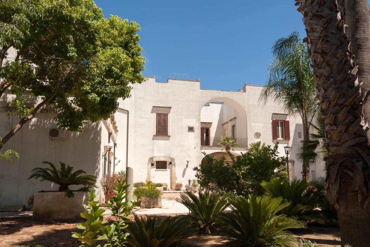 לינה וארוחת בוקר Aradeo Palazzo Francesco Grassi מראה חיצוני תמונה